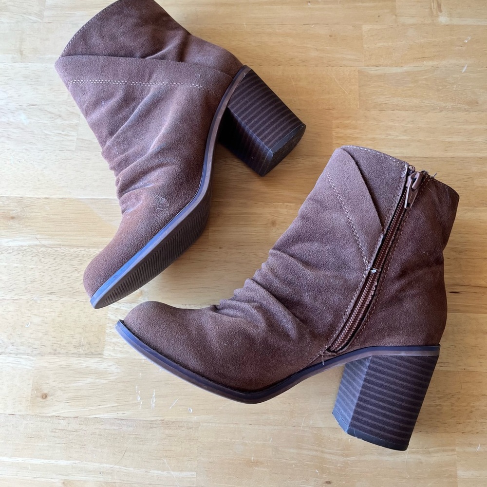Universal Thread Brown Slouch Scrunch Ankle Boots Size 6.5 Block Heel